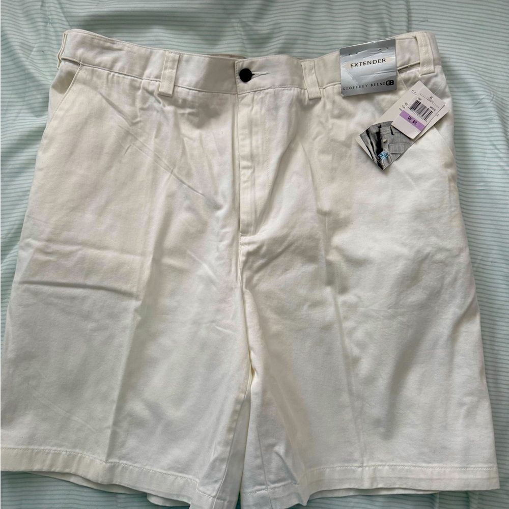 Geoffrey Beene Off-White Flat Front Shorts Waist Size 38